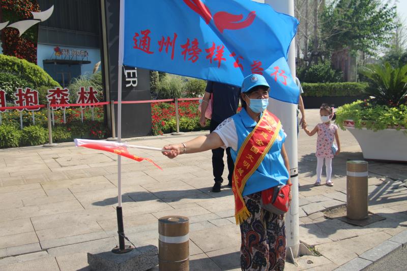 <strong>后入熟女大屁股</strong>